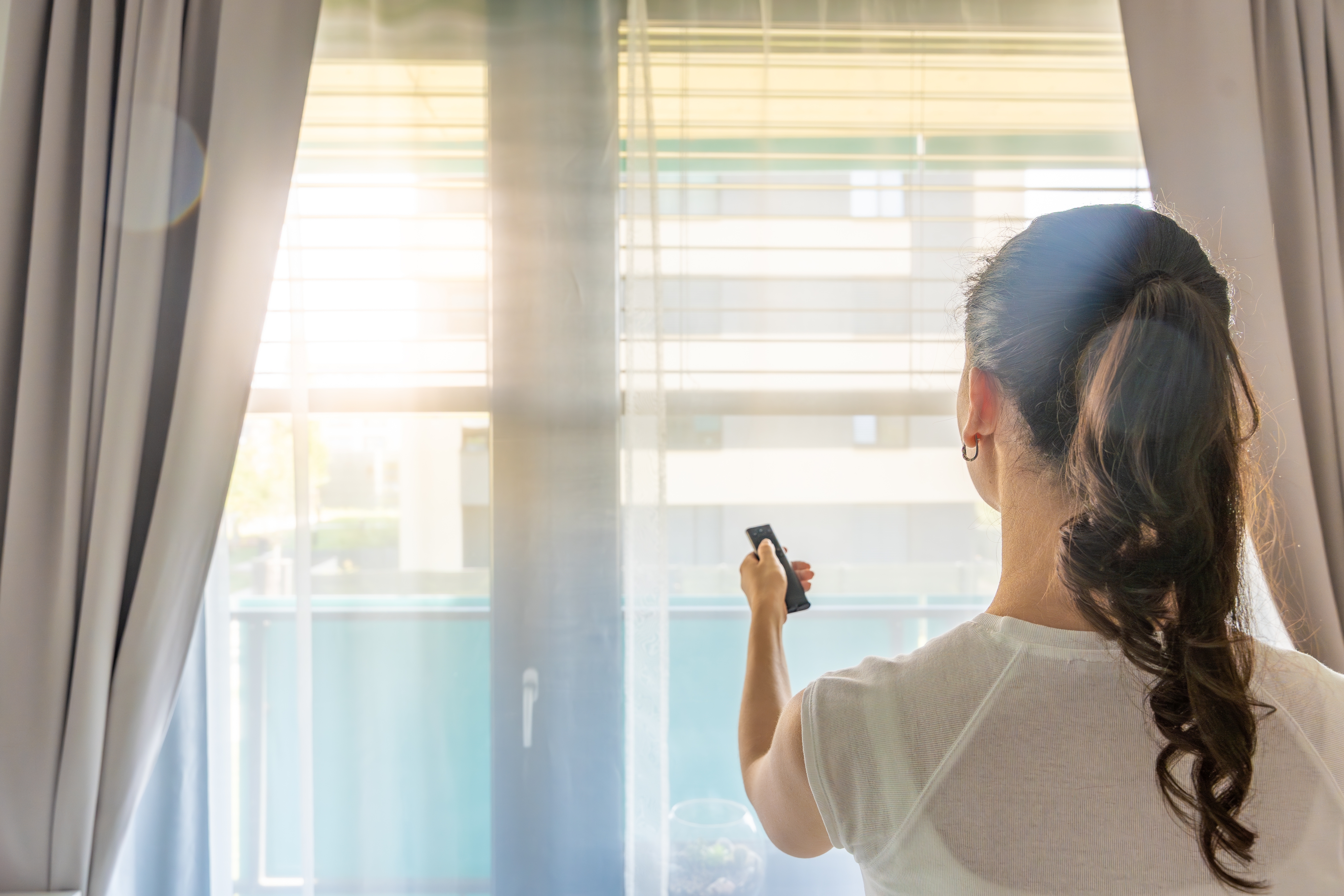Power, Wiring, and Control: How to Choose the Right Automated Blinds for Your Home's Tech Setup